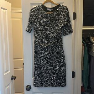 Never worn round neck Larry Levine professional 3/4 sleeve knee length dress.